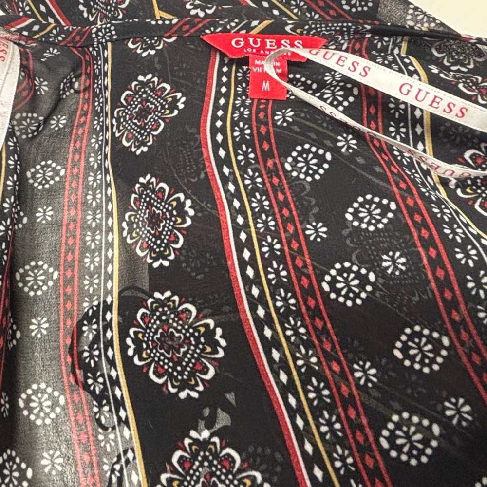 NWOT Guess Summer Light Coverup Cardigan with signature sleeves and fringe trim - Picture 4 of 8